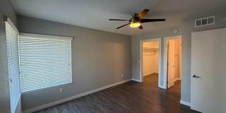 The James Apartments Gallery 21