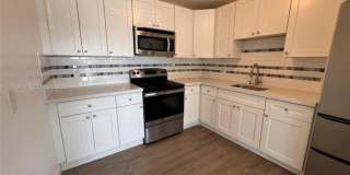 5721 SW 41st St Gallery 1