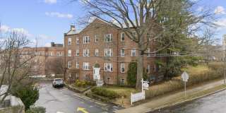 70 Strawberry Hill Avenue unit: Apt 2-2E Gallery 1