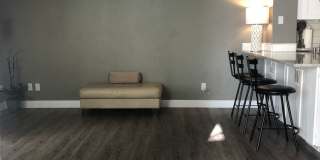 ONE MONTH FREE! Luxury 2 Bed 1 Bath Condo w/ ATTACHED GARAGE Gallery 6