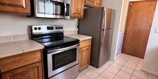 2 Bedroom 2 Bath Townhome w/2 Car Garage and Refrigerated Air 2 Bedroom 2 Bath Townhome w/2 Car Garage and Refrigerated Air Gallery 1