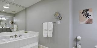 1027 W 19TH Street Gallery 61