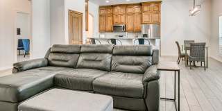 3 Bed, 2 Bath Home with Bonus Office and  Huge Workshop Gallery 9