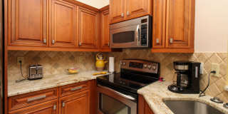 ** THE VINEYARDS SEASONAL ** 2 BED PLUS A DEN\2 BATH 2ND FLOOR COACH HOME READY FOR YOU ** VACATION READY HOME ** Gallery 26