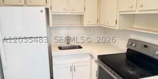 20200 NE 27th Ct Gallery 1