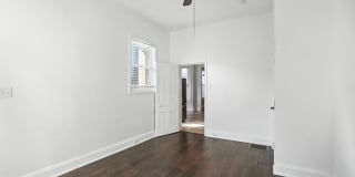 Two Bedroom in Newport! Gallery 21