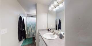 Spacious Townhome - 4 Bedrooms/3 Baths in South Jordan Gallery 16