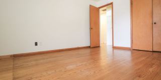 Stunning 3 Bed 1.5 Bath on quiet Cul De Sac! Gallery 21