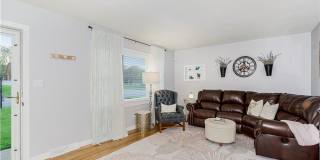 COMING SOON - Adorable Home in Lenexa Gallery 5