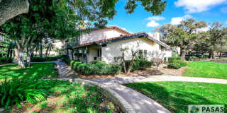 Point Loma Condo - Single-Story End Unit with Sunroom  2 Covered Parking Spots Gallery 1