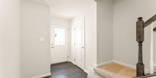 41715 MCMONAGLE Square Gallery 4