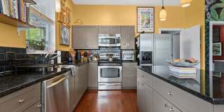 Price Reduced! Downtown Durham 1bd/1ba Corner-Unit Condo with On-Site Personal 1-Car Garage! Gallery 8