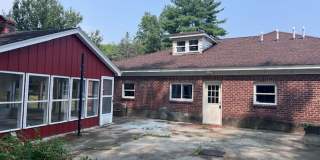 Large 4 bedroom, 2 1/2 bath home for rent in Ravena, NY on Rt 9W Gallery 1