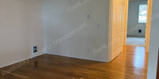Cozy Kirkland Condo! 1 Bed, 1 Bath w/ Updated Kitchen and Additional Parking! Gallery 12