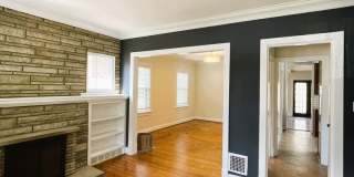 AVAILABLE NOW - Beautiful corner house in Webster Groves across the street from Avery Elementary! Gallery 5