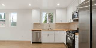 443 N Heliotrope Dr Gallery 11