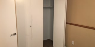 **MOVE-IN SPECIAL 50% OFF MOVE-IN MONTH!!!!** **BEAUTIFUL 3br/2ba TOWNHOME (ELLIOTT & ARIZONA AVE)** Gallery 9