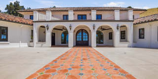Luxury Foothills Estate | 4 Bed + Loft | 4.5 Bath | 6,200 Sq Ft | $8,500/month Gallery 1