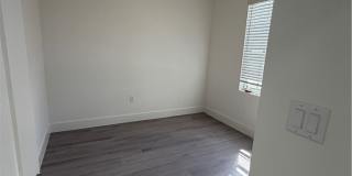 723 Ivan Avenue S unit: 723 Gallery 21