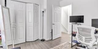 2660 North Avenue Gallery 21