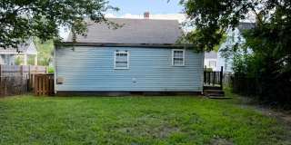 3 bed house in Church Hill! Enjoy big yard, great location, hardwoods, central Ac, and laundry! Gallery 21