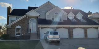 325 Satinwood Court S Gallery 1