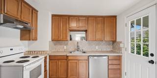Comfortable Living in a Convenient Location – Charming 3BR 1BA Home at 2403 W Everett Gallery 14
