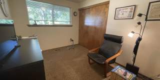 Lovely 3bed/2bath Ranch style home with HUGE private yard in a peaceful cul-de-sac! Gallery 8