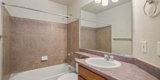 Spacious 3 bedroom in the heart of Castle Rock! Gallery 17