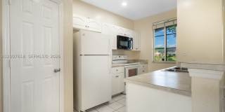 6051 SW 19th Pl Gallery 4