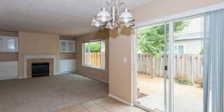 3Bd/2.5Ba in a Well-Liked Bethany Neighborhood ~ Washer/Dryer Included with 2 Car Garage and Fenced Yard!!!! Gallery 9