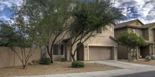 Charming 3 bedroom plus den and 2.5 bath home with full SOLAR !! Gallery 3