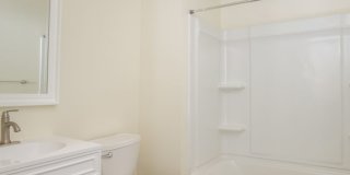 Updated 4BR House with 2 full baths and yard! Gallery 25