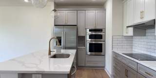 Gorgeous Brick 3 bed/3 bath Rental Available! Gallery 9