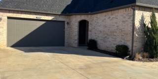 Furnished 3 bedroom, 2.5 bathroom, 2 car garage Gallery 1