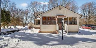 12 Pine Street Gallery 1