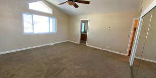 2 Primary Bedrooms - Close to Travis Air Base - with No Rear Neighbors! Gallery 21
