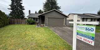 Woodland Ranch 3Bd/2Ba Home with Large Fully Fenced Yard - Easy Access to I-5 Gallery 1