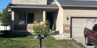 Beautiful Harbor Point Family Home in Lehi Gallery 1