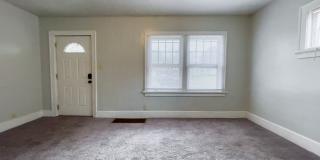 PRELEASING for AUGUST! Close to Campus Gallery 5