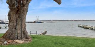 424 4th Street Gallery 1