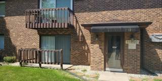 Mokena Condo with Garage Gallery 1