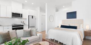 Modern downtown condo studio with private balcony & parking space. Gallery 8
