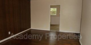 105 East Mimosa Drive Gallery 1