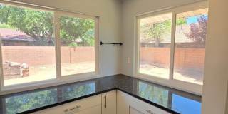 7 Bedroom Home in Bloomington Gallery 26