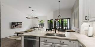 13504 Fountain View Boulevard Gallery 9