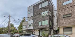 Luxurious 2-Bedroom Townhome with HUGE Multifunctional Space AND loft Gallery 1
