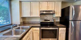 Beautiful & Bright 2-Bedroom + Office Corner Condo in North Boulder Gallery 11