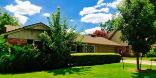 Beautiful 2BD 1BA Corner-Lot Home in the Village!!! Gallery 1