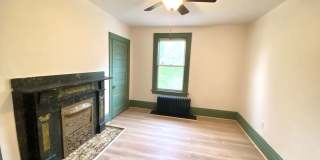 3 Bed/1 Bath Home in Beechview with Bonus Room-Convenient to Downtown! Available October! Gallery 16